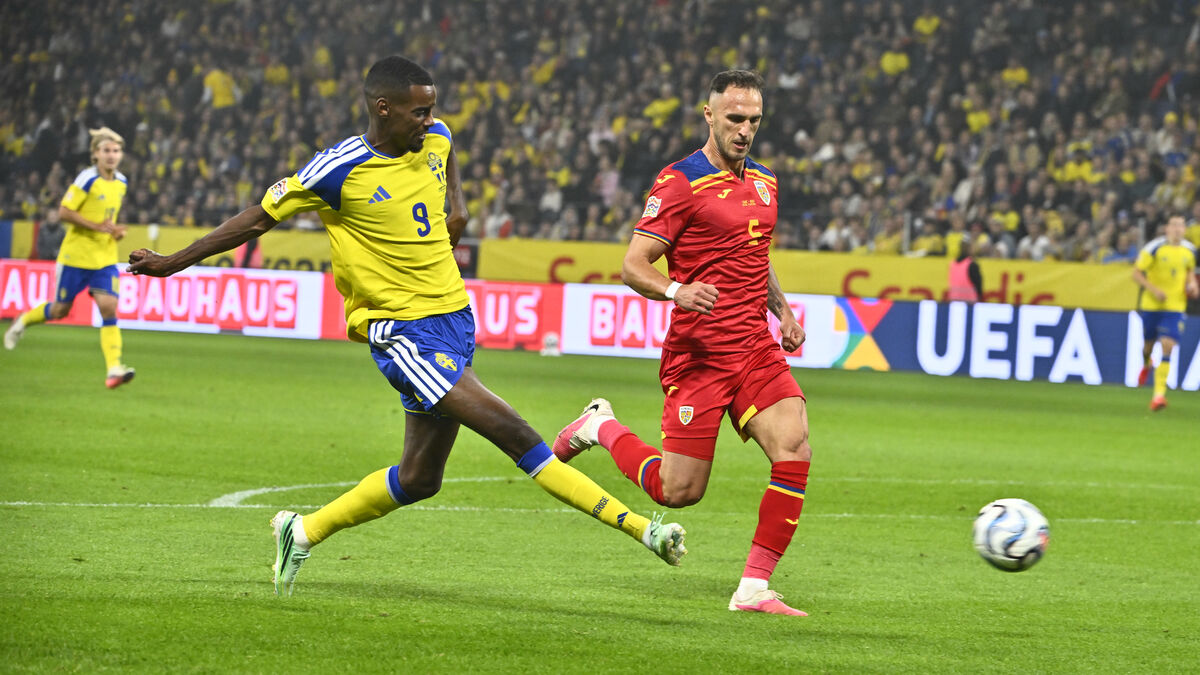 Potter on Isak's thigh injury: