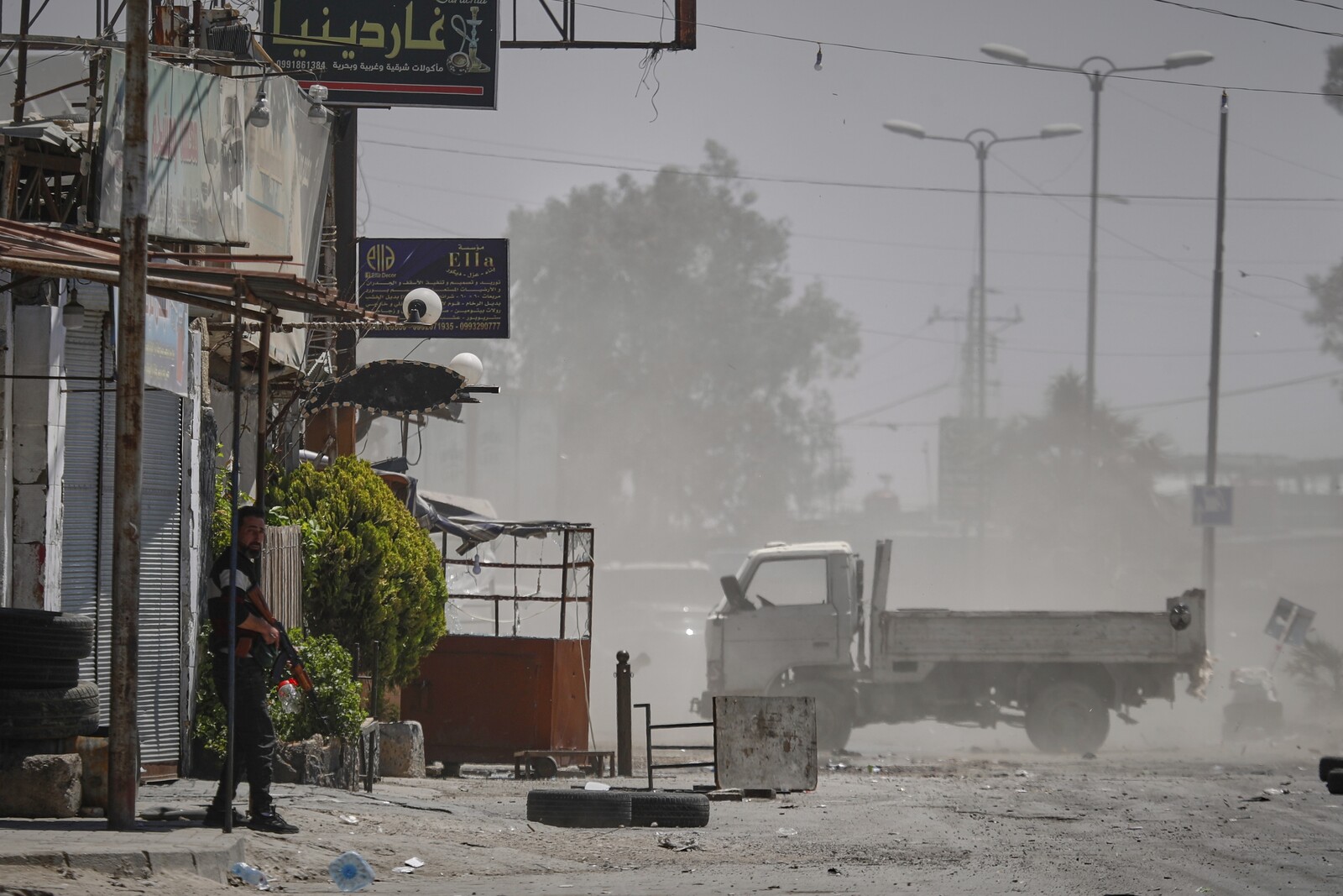14 Killed in Clashes Near Damascus Amid Sectarian Tensions