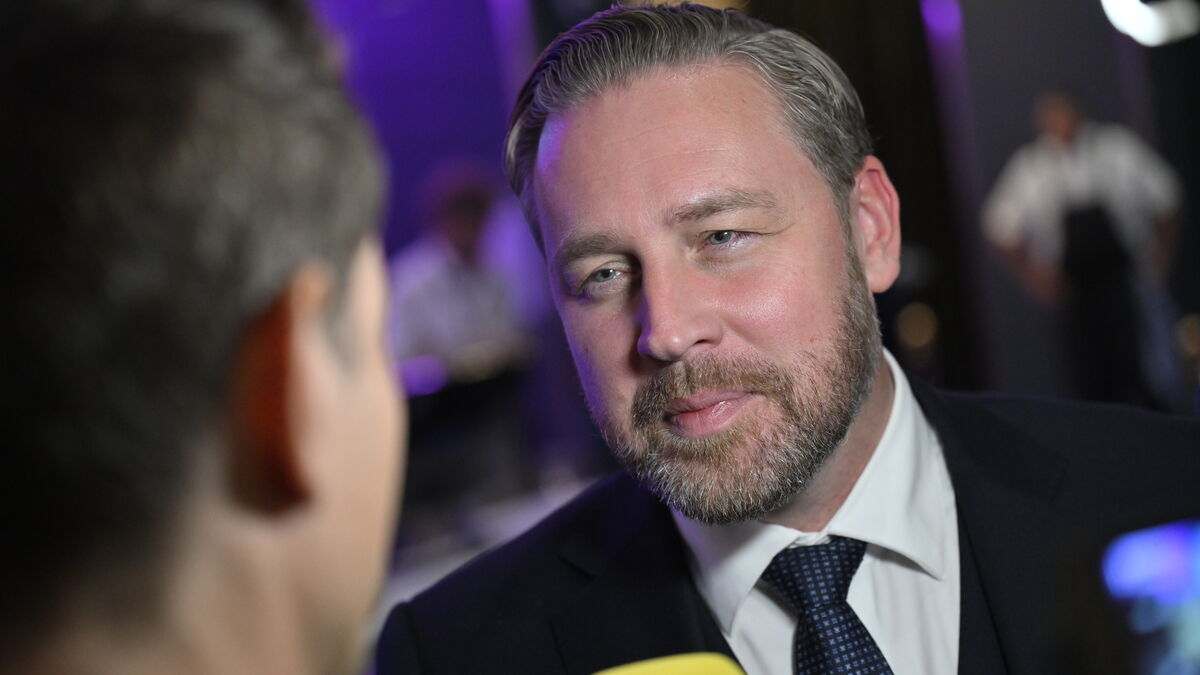 Mattias Karlsson Set to Chair