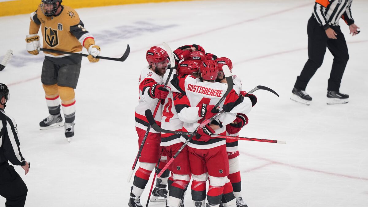 Carolina evens Stanley Cup Final series at 2-2 with 5-3 victory