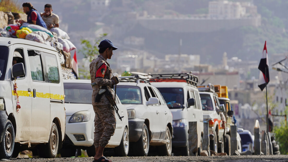 Houthi movement attacks Saudi oil