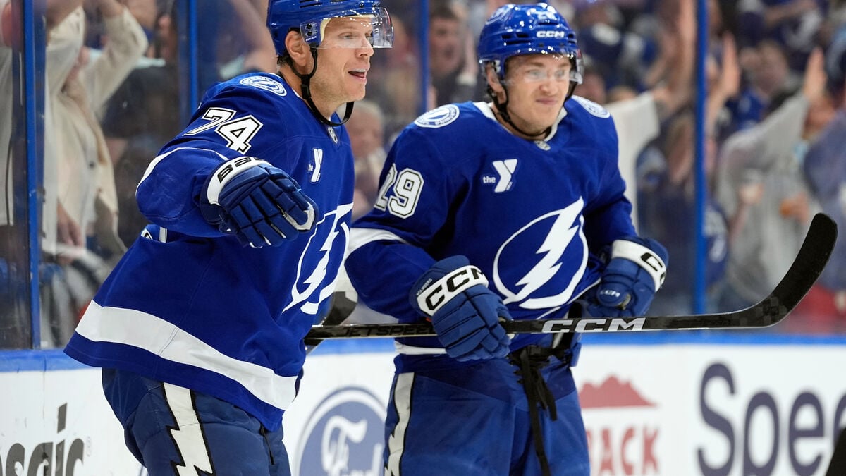 Pontus Holmberg Sets NHL Career