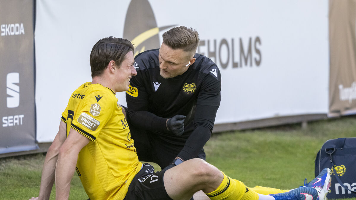 Stroud, selected in World Cup squad, injured - forced to change