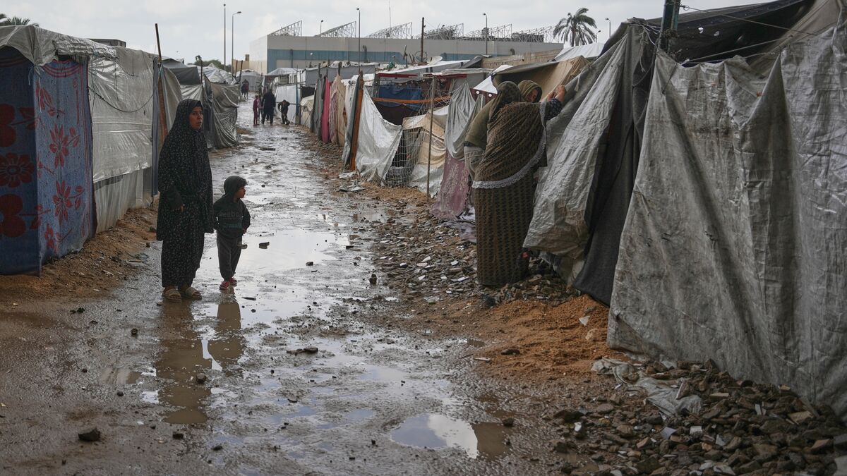 Winter rains plague Gaza's tent-dwelling