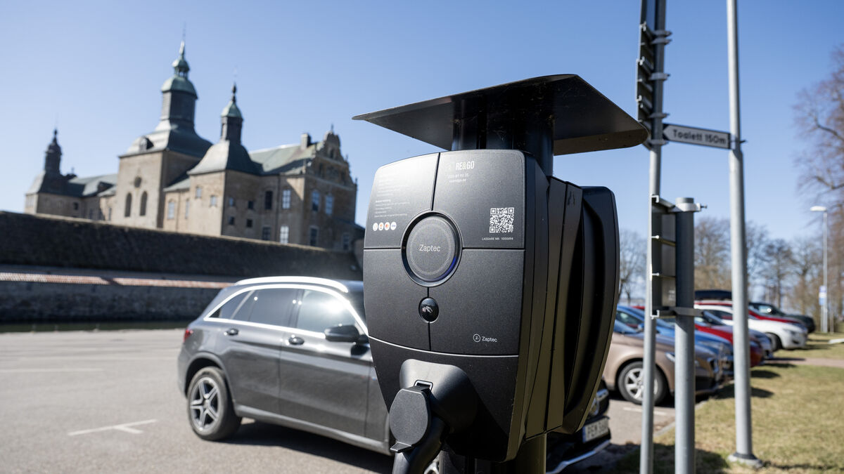 Too few electric cars - charging stations underused
