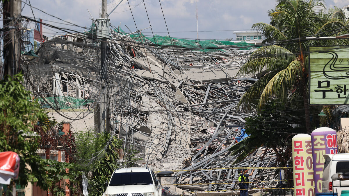 Workers missing after nine-story building