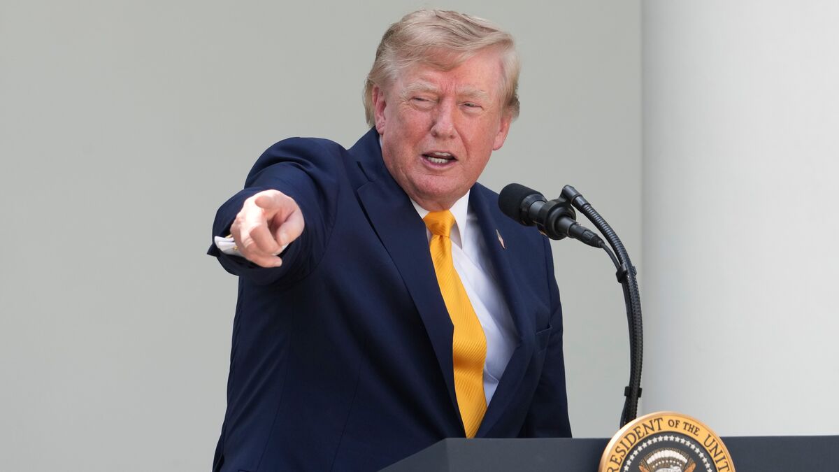 Trump says he is considering renaming Lake Ontario as Lake America
