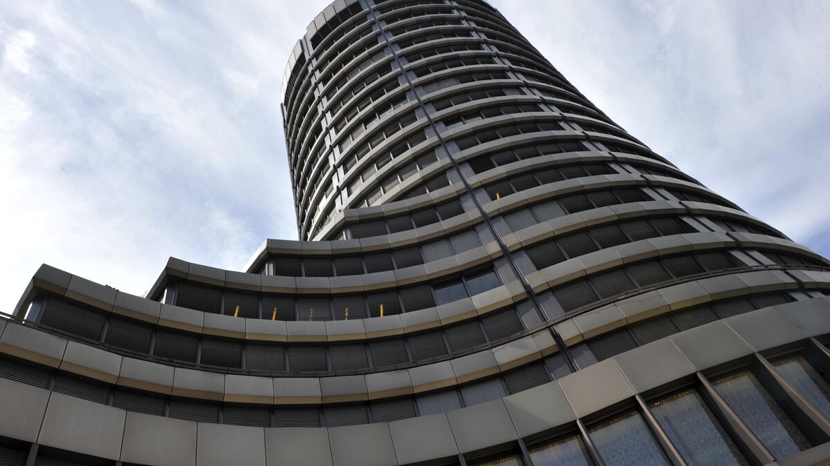 BIS warns of AI bubble risks and potential market correction
