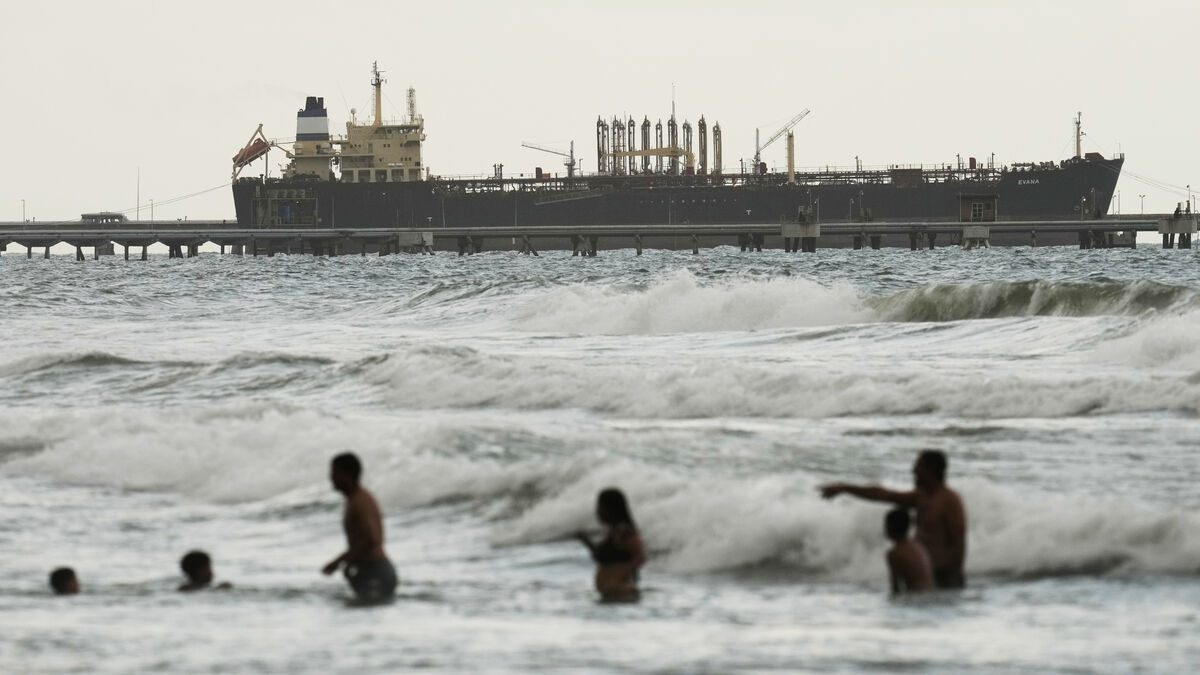 Seized oil tanker Olina returned