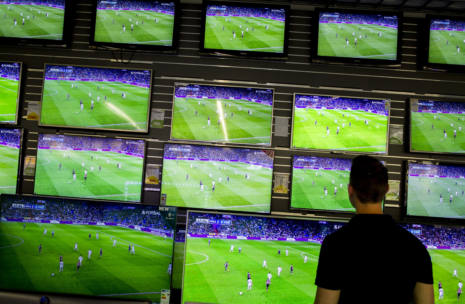 Giant TV sales attract – despite economically tough times