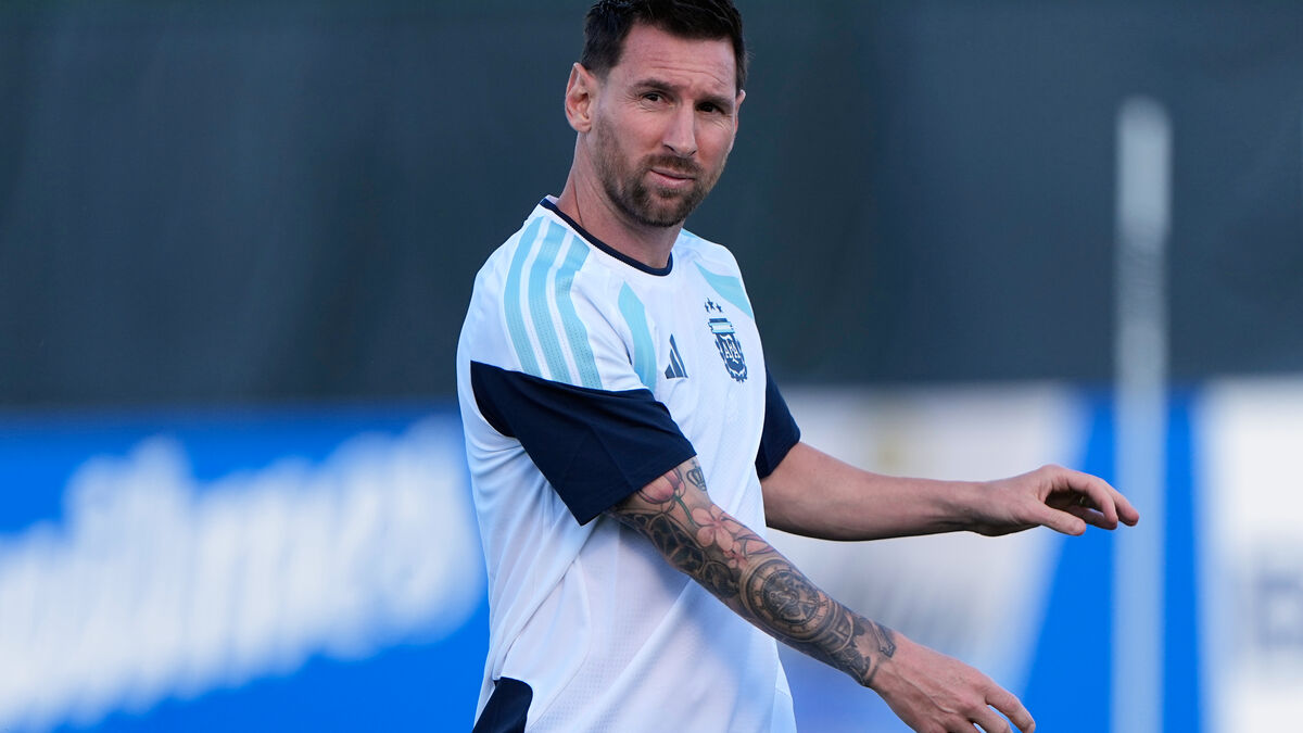 World Cup guide: Messi in media row ahead of Argentina's group final