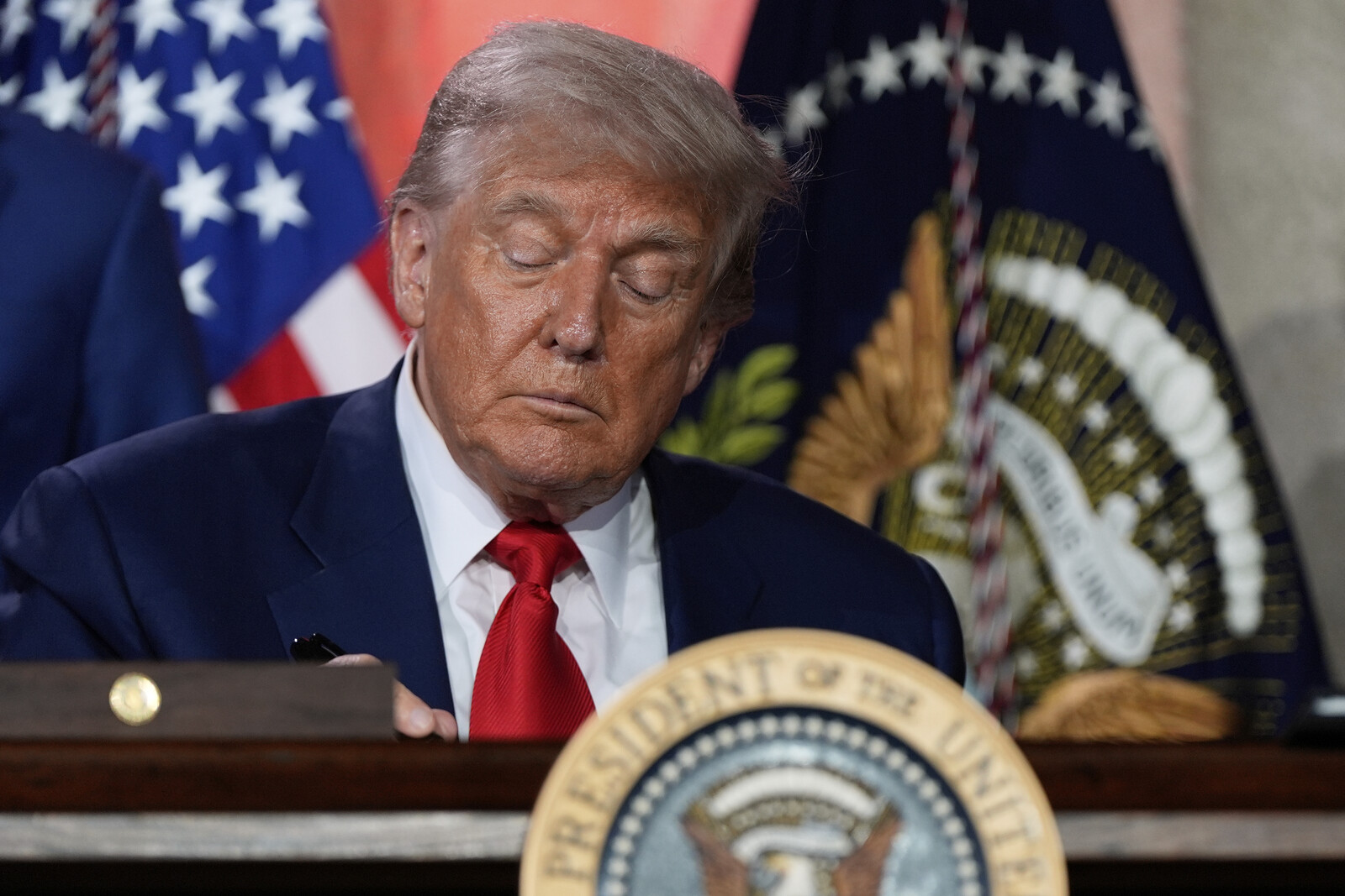Court Blocks Trump's Birthright Citizenship Order