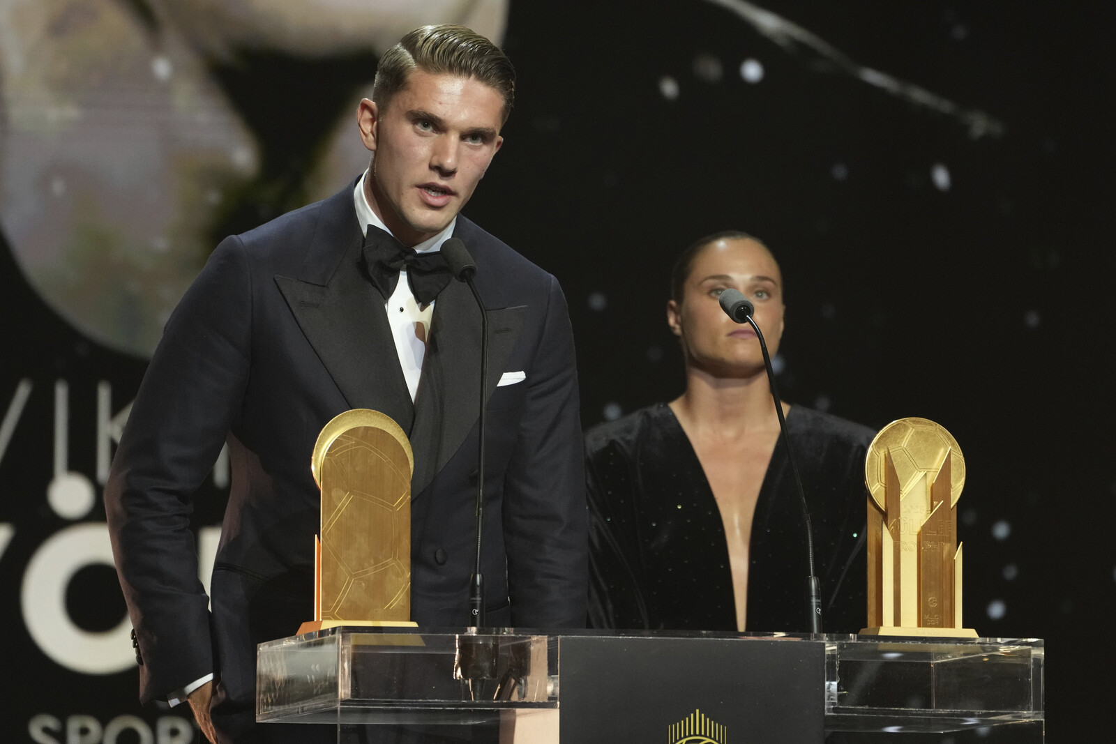 Viktor Gyökeres Honored as Europe's Top Scorer at Paris Gala