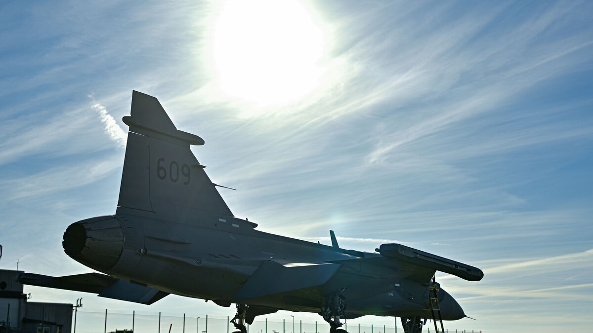 Uncertainty Surrounds Ukraine's Gripen Deal with Sweden