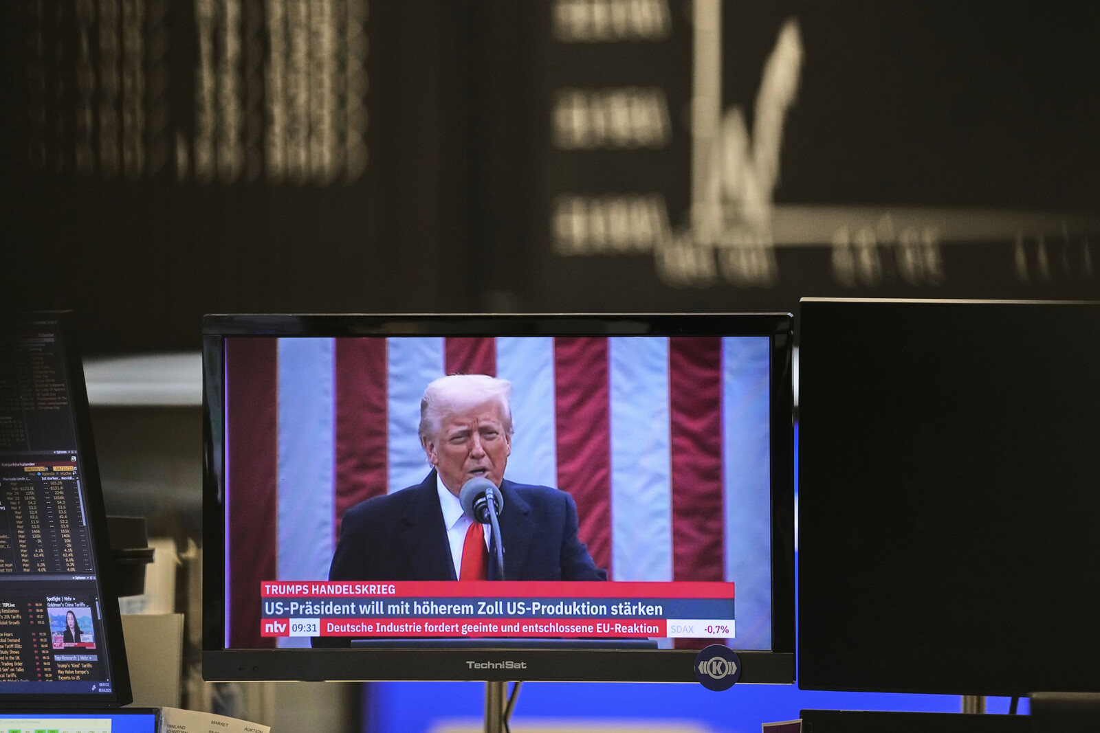 Stockholm Stock Exchange Sees Volatile