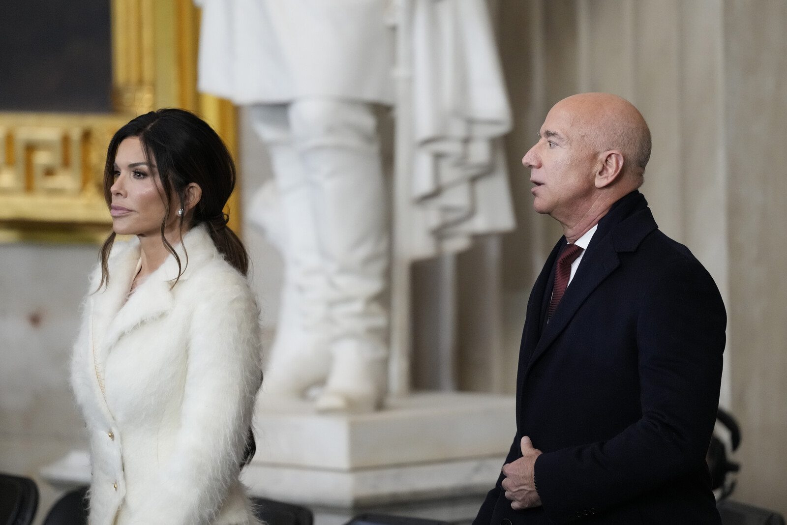 Jeff Bezos limits opinions in Washington Post