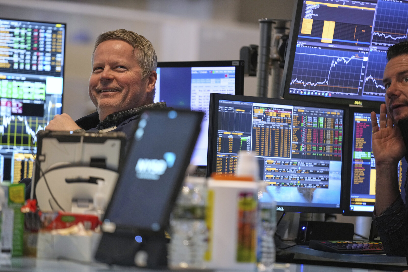 Stockholm Stock Exchange Surges Amid Trump Tariff Pause, Uncertainty Remains