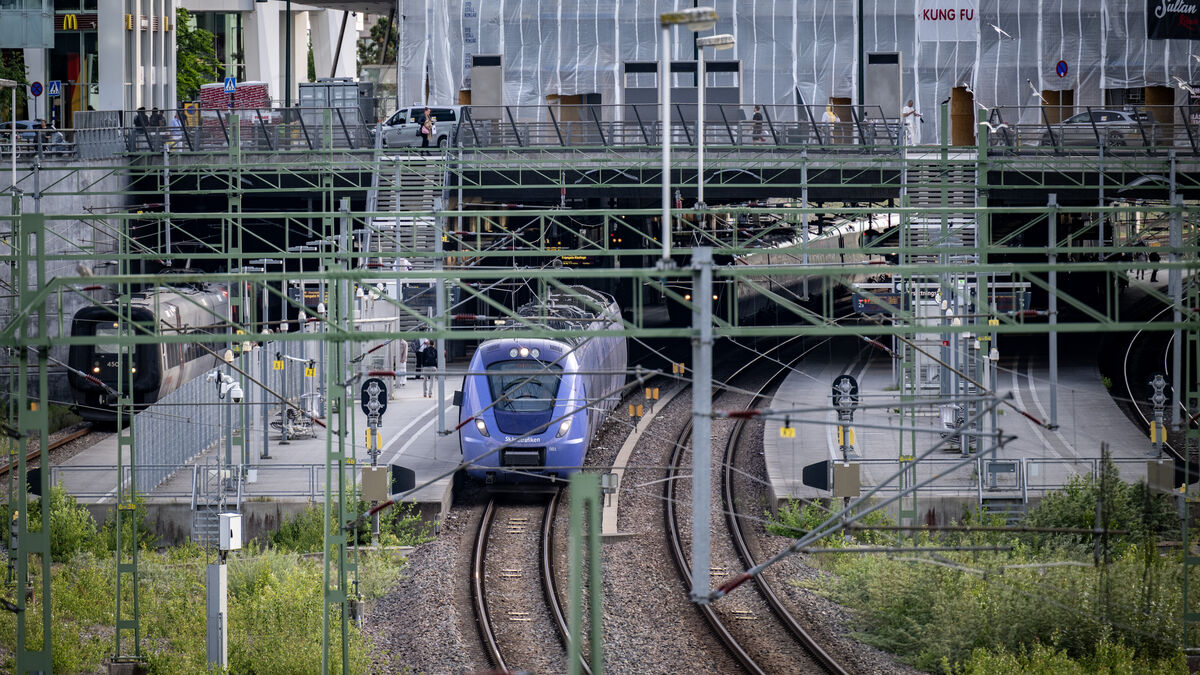 Train traffic halted between Kristianstad