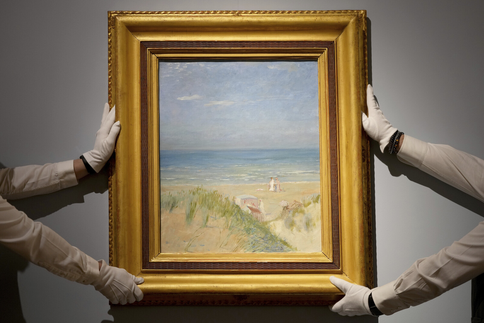 Art Market Faces Global Decline as Sales Drop 12 Percent in 2024