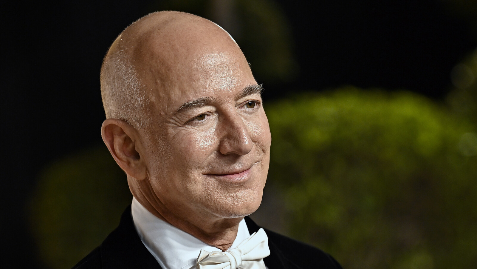 Jeff Bezos to Sell Amazon Shares Worth 45.9 Billion Kronor