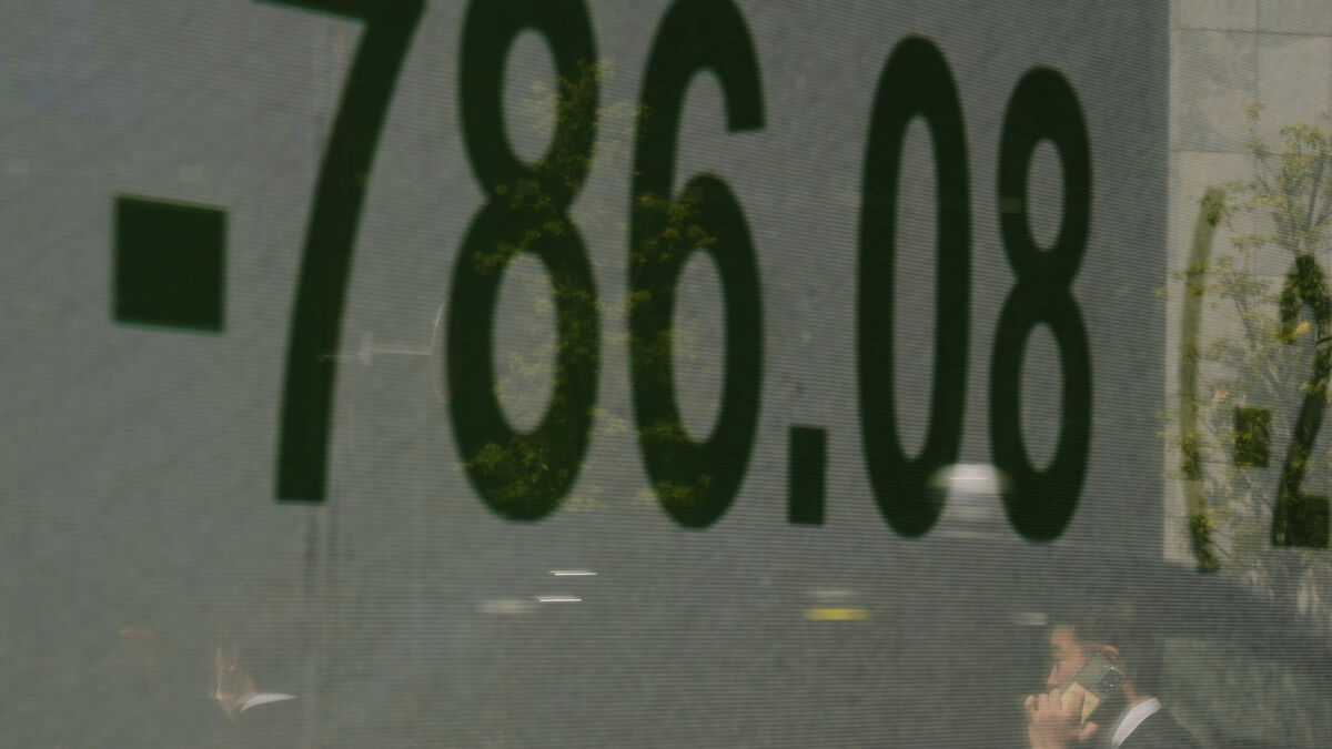 Cloudy month-end for Asian stock markets