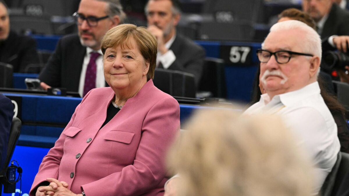 Medal ceremony for Merkel and Walesa as EU presents new Order of Merit
