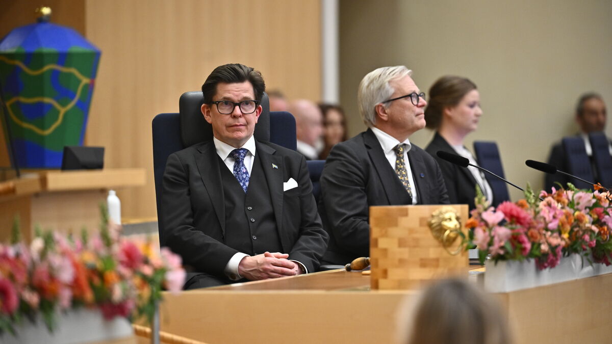 Speaker delays government talks as