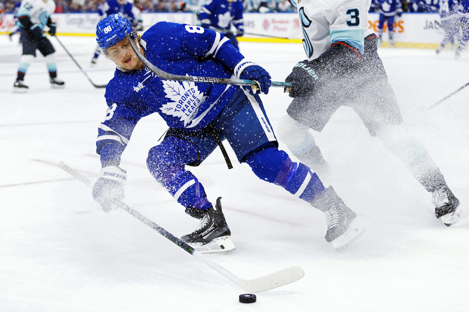 Nylander on fire in Toronto's win: " Battled"