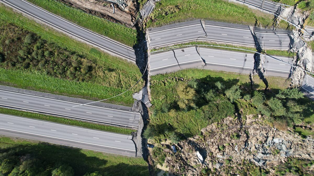 Two charged over major E6 landslide near Stenungsund