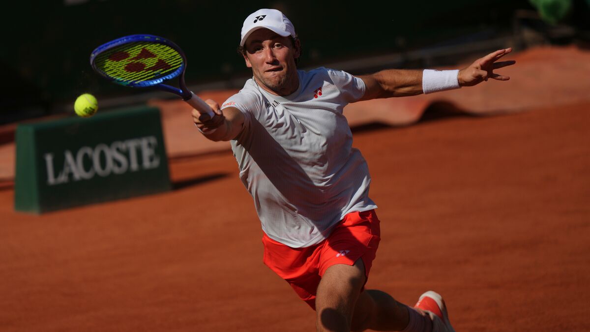 The heat nearly broke Ruud at the French Championships - he could barely see the ball