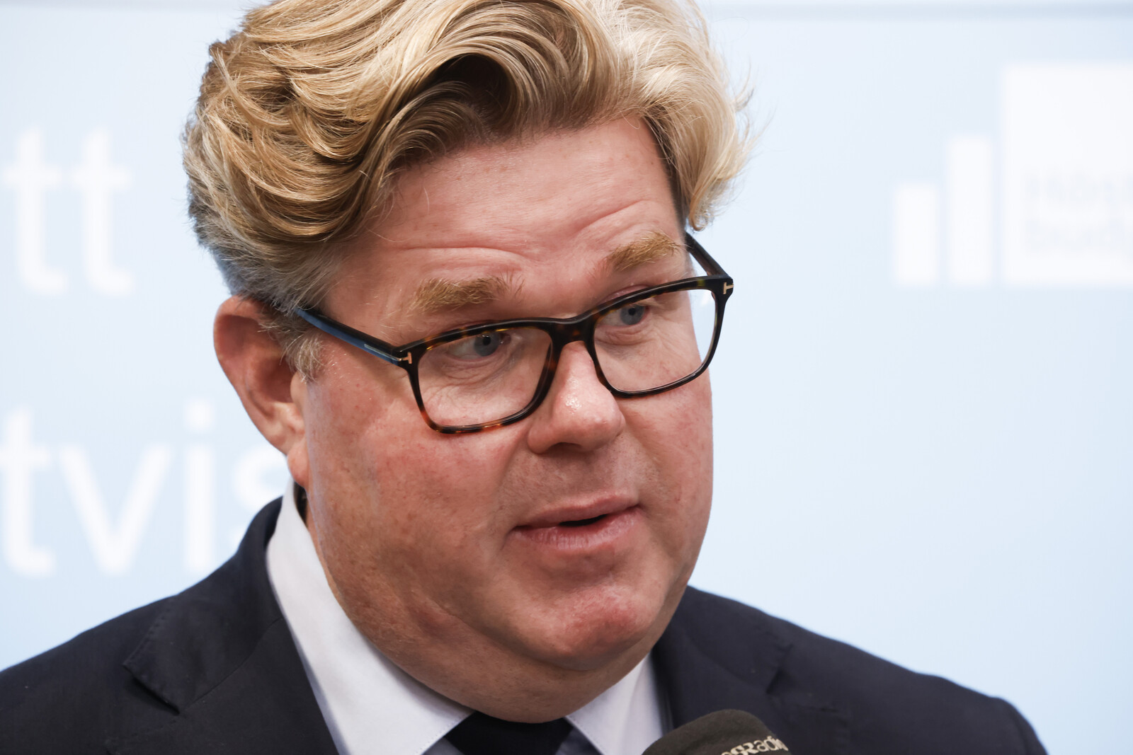 Moderate Party Proposes Limiting Profits