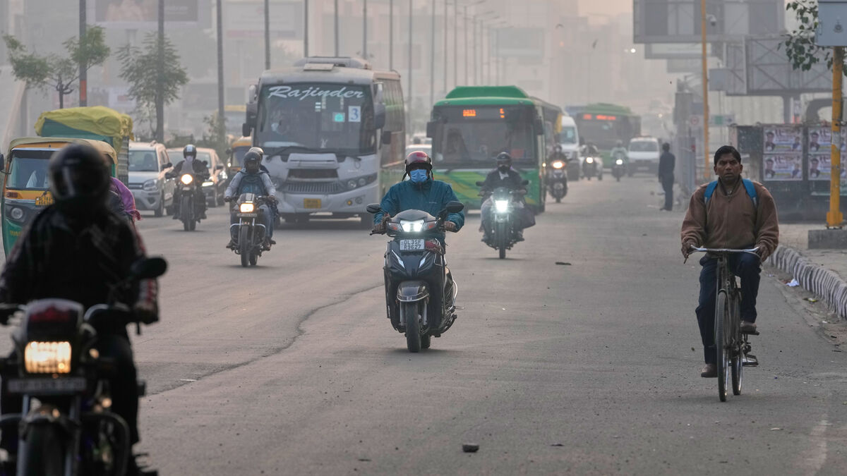 Bad air prompts New Delhi