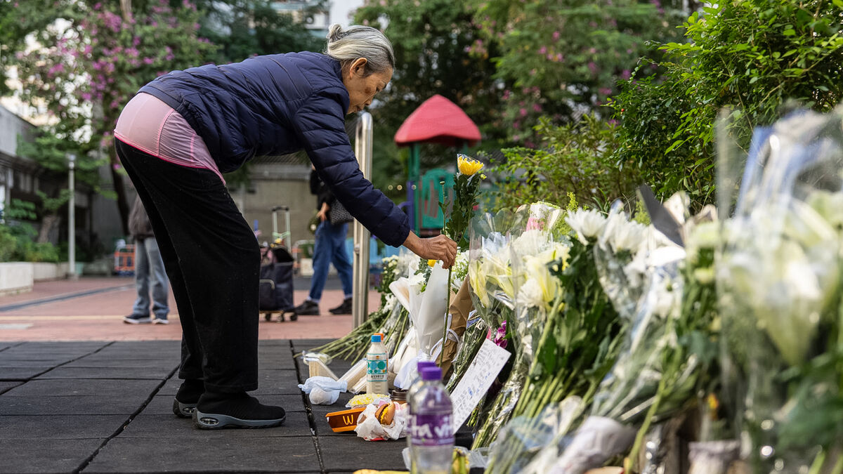 Hong Kong begins mourning period