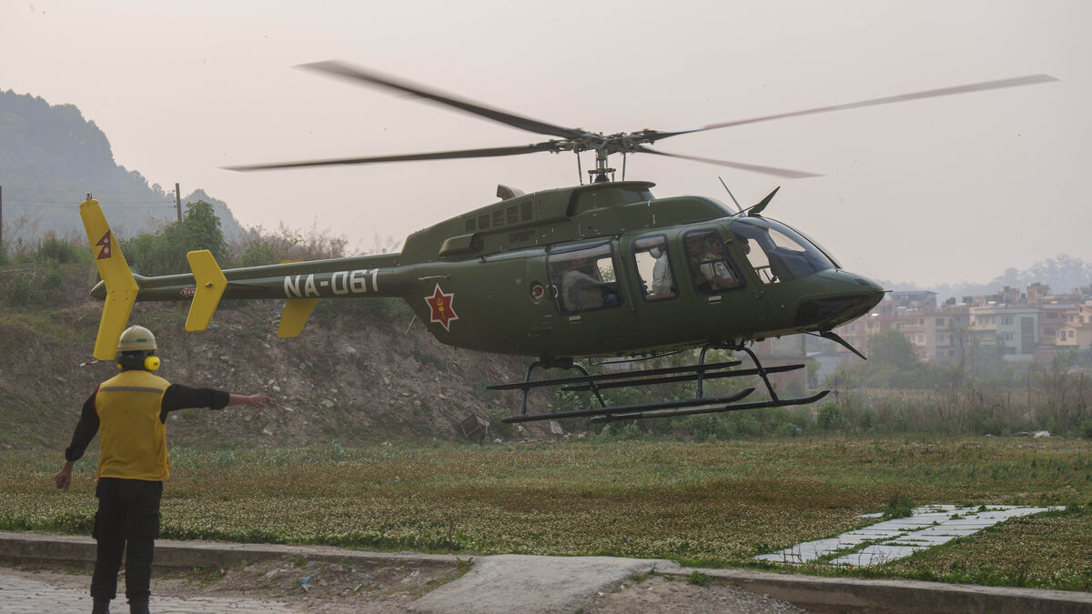 Ten arrested over fake helicopter