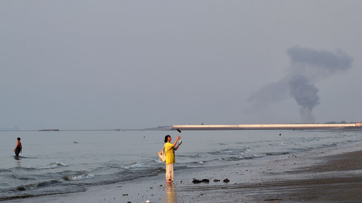 Oil prices edge higher after volatile trading on Middle East conflict