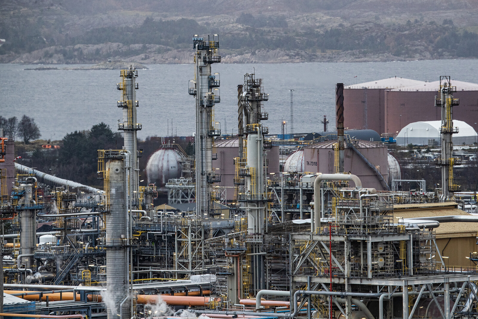 Swedish Worker in 20s Dies in Norwegian Oil Refinery Accident