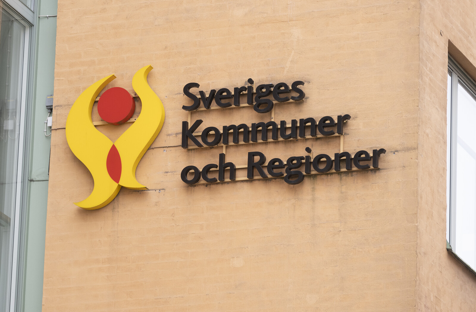 Eleven HVB companies with criminal connections procured by SKR