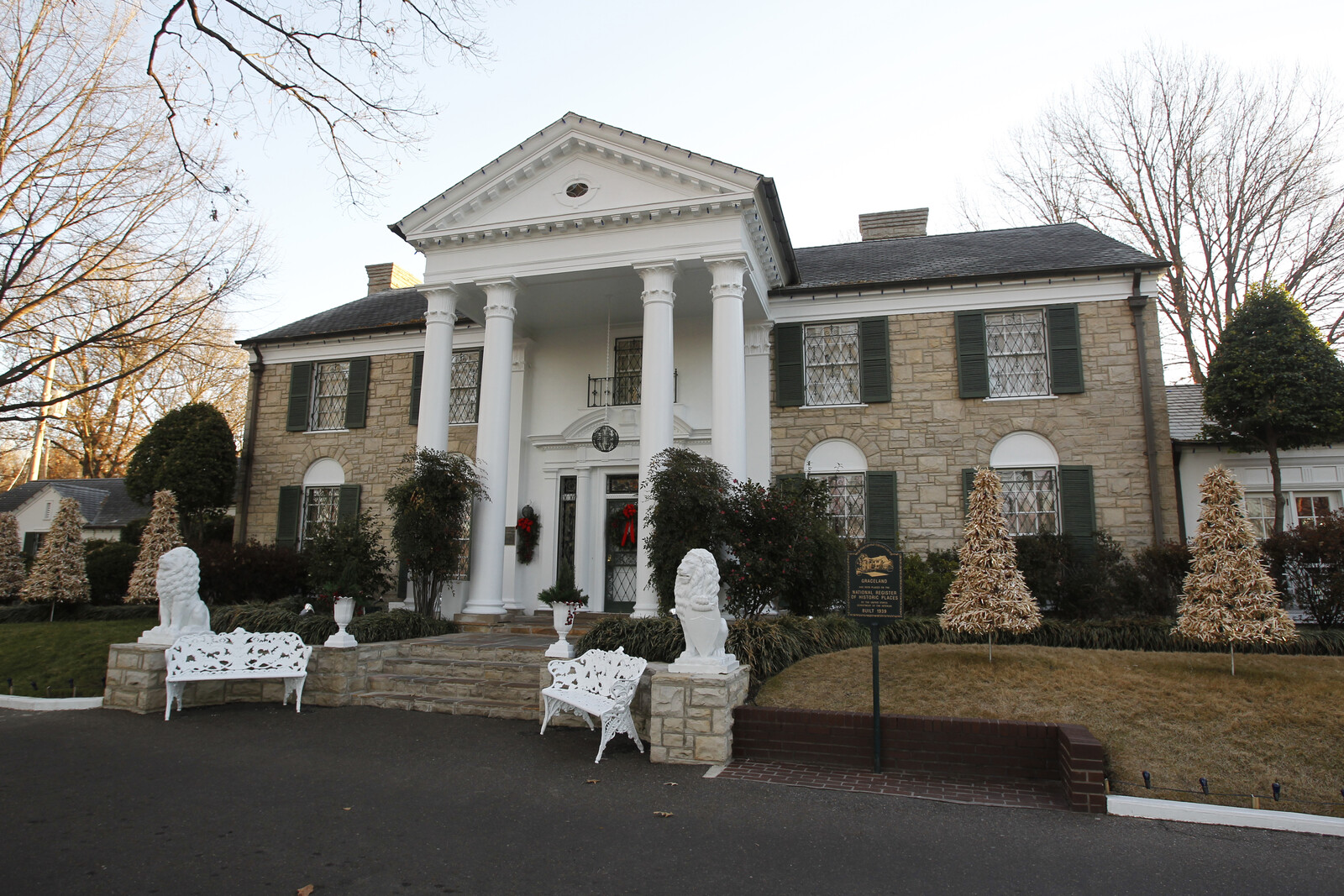 Woman Sentenced for Attempted Fraud Involving Elvis Presley's Graceland