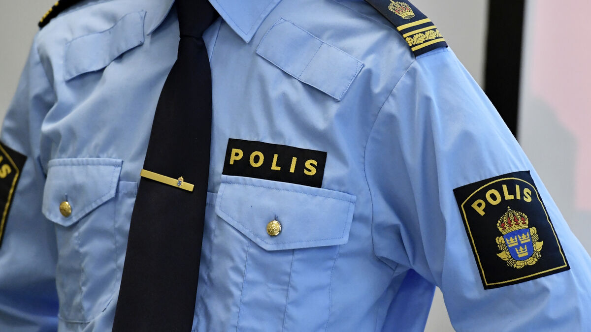 Police officer in Skaraborg charged with aggravated data intrusion after allegedly leaking sensitive information from police records