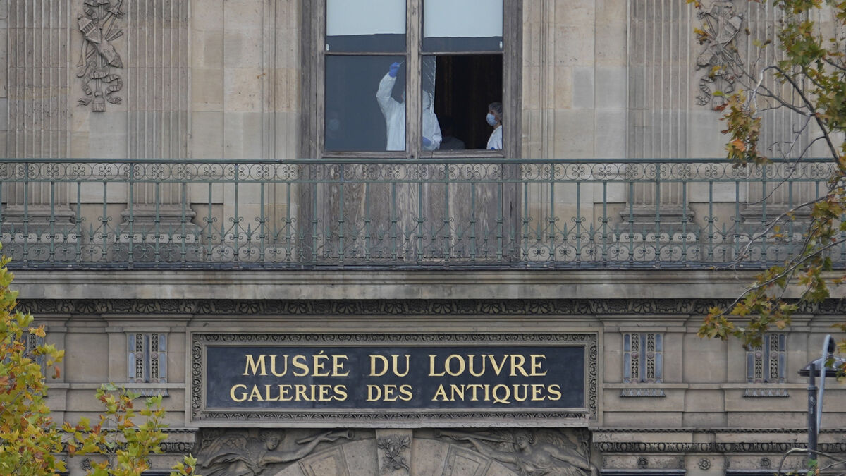 Louvre Jewel Heist Prompts France to Boost Museum Security