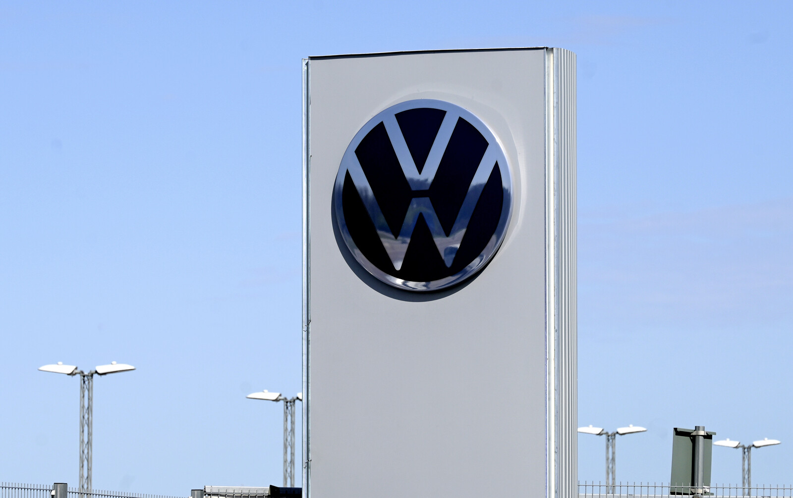 European Car Stocks Drop After US Tariff Announcement