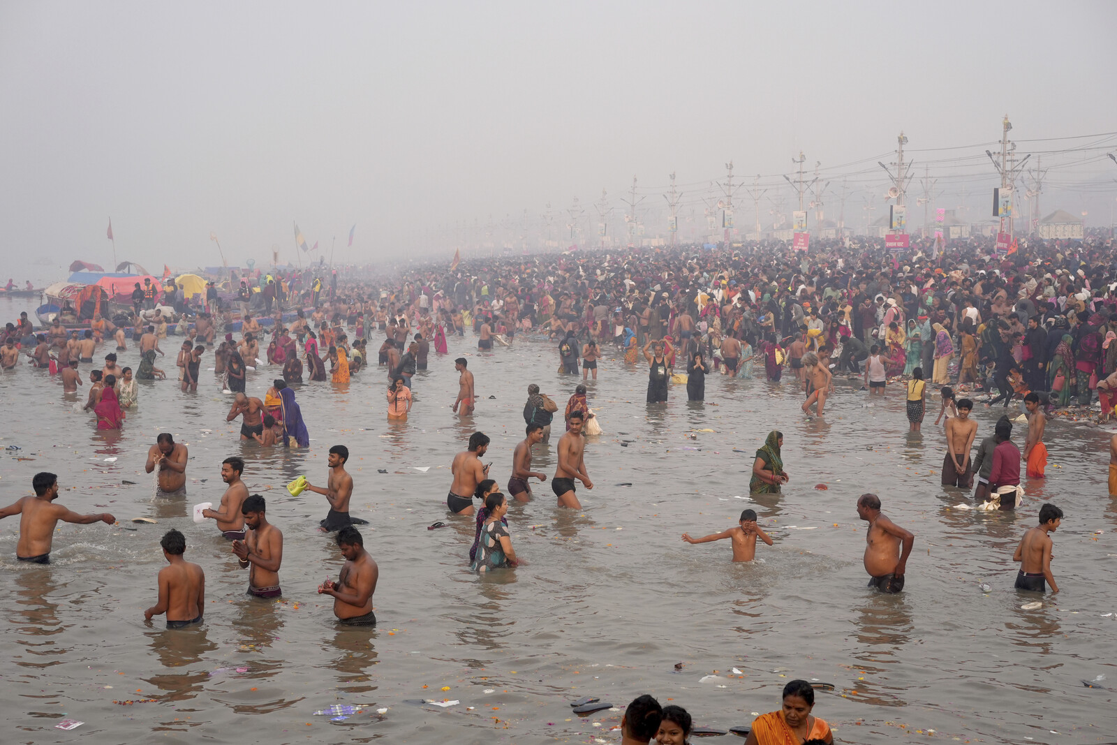 

30 Dead in Holy Bath
