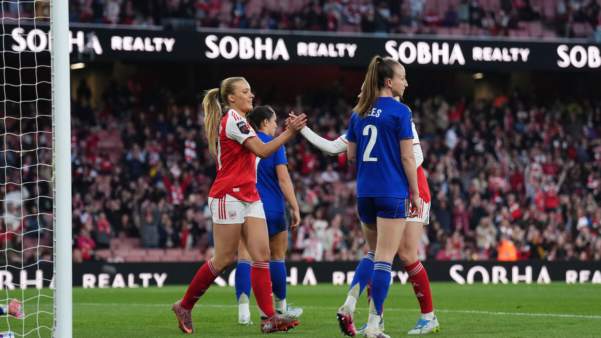 Four Swedish goals as Arsenal crush Leicester 7-0