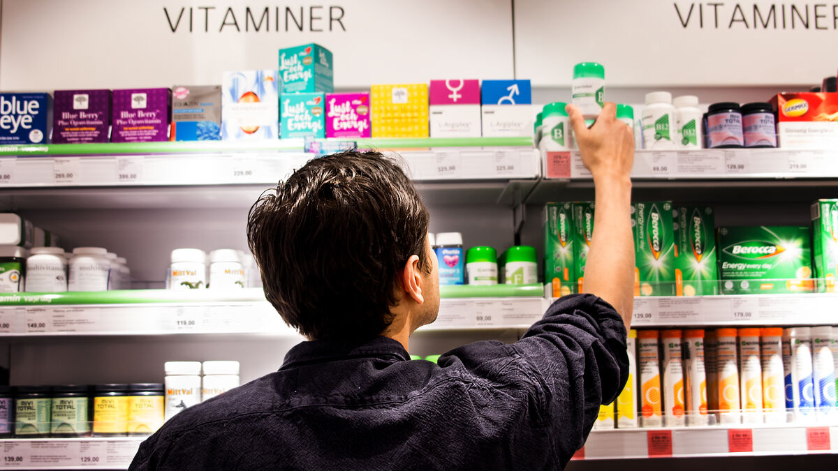 Pharmacist shortage forces dozens of pharmacies to close or cut hours this summer