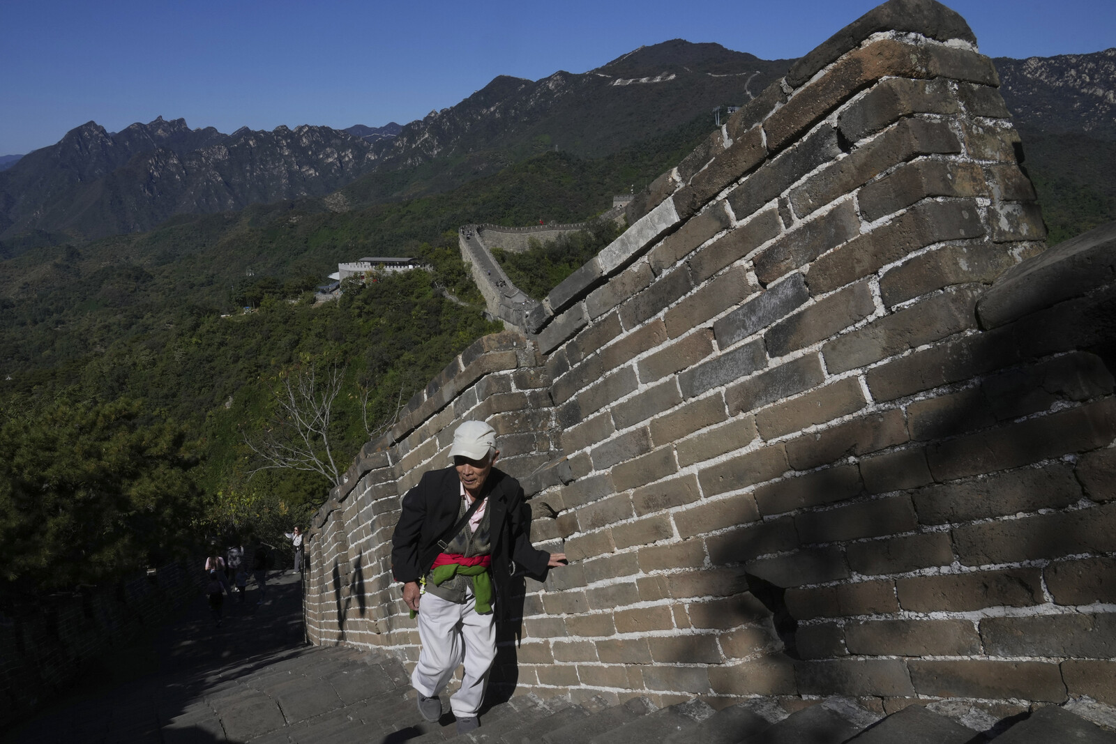 Experts: More Fuel Needed for China's Economy
