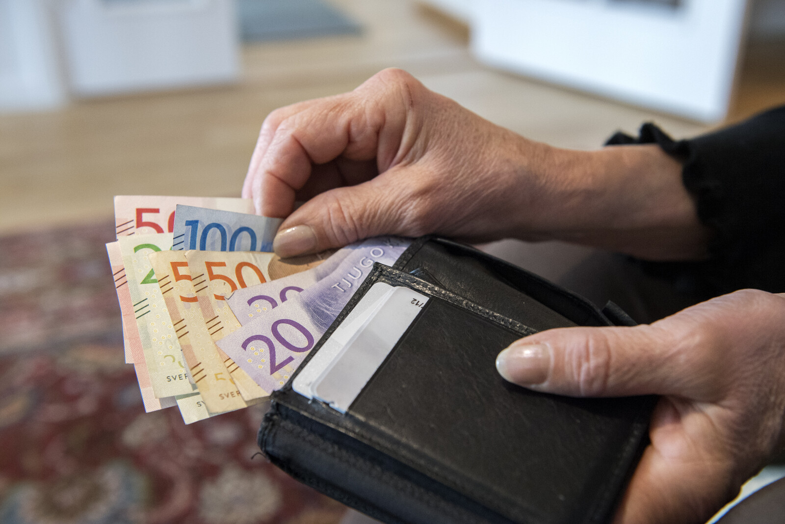 Industry Unions Demand Higher Real Wages