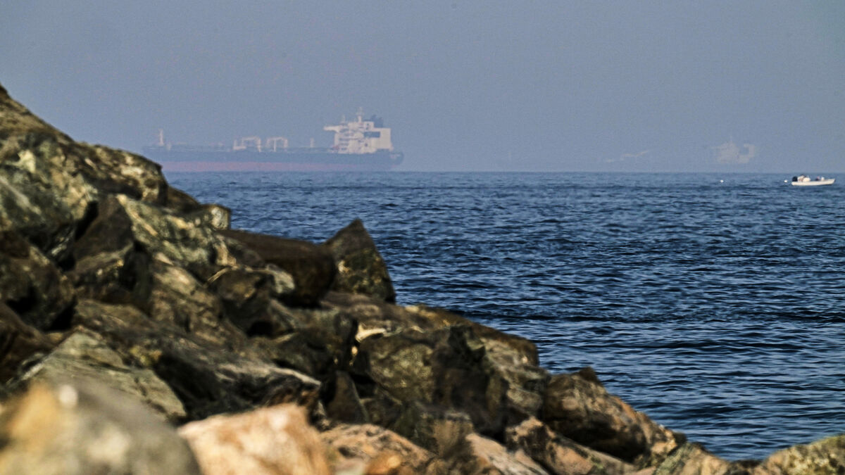 US stops merchant ship, fires missile into engine room