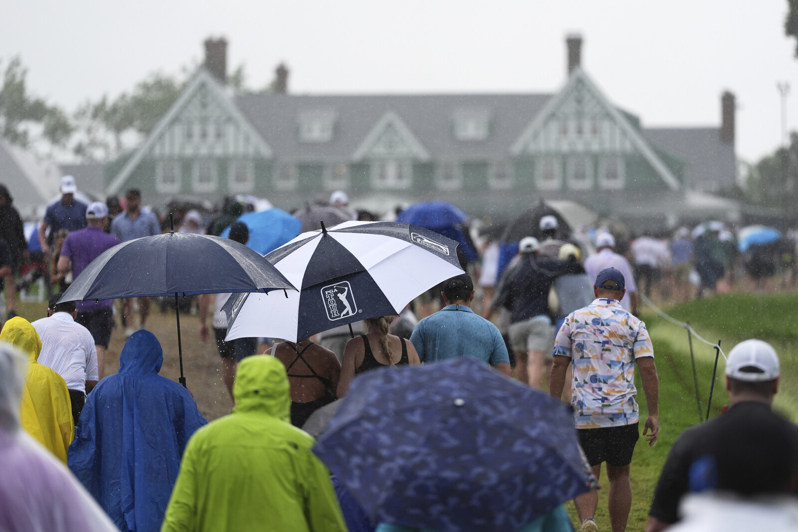 Rain Halts US Open Golf Final Round with Burns Leading