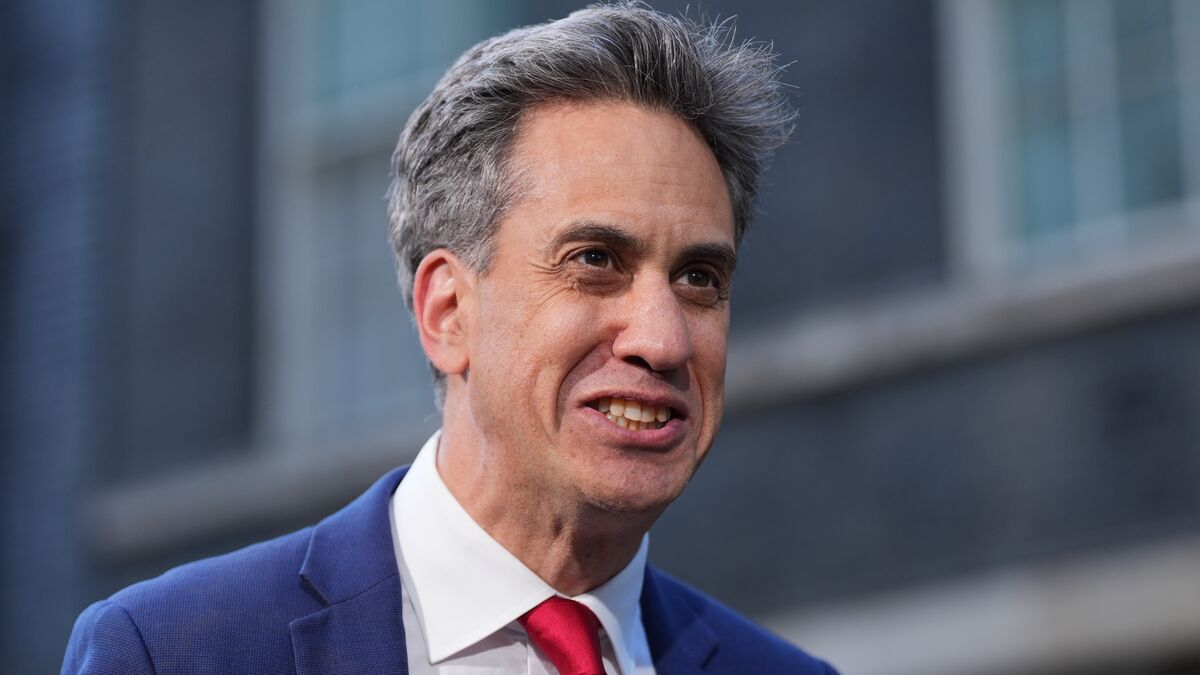 Ed Miliband set for foreign