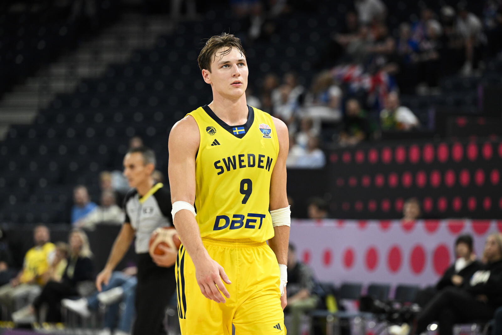 Sweden's Hopes Dim After Tough